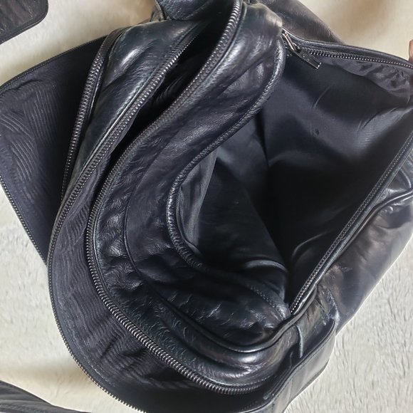 Vintage "ENVY" Italy black crossbody purse - Picture 8 of 16